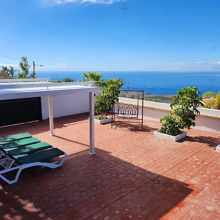 Karla By Vista Gomera * 아데제