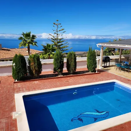 Villa Karla Con Piscina: Tranquilidad Y Naturaleza