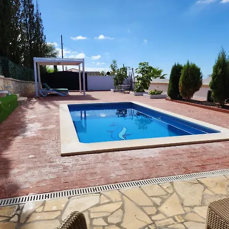 Karla Con Piscina: Tranquilidad Y Naturaleza *