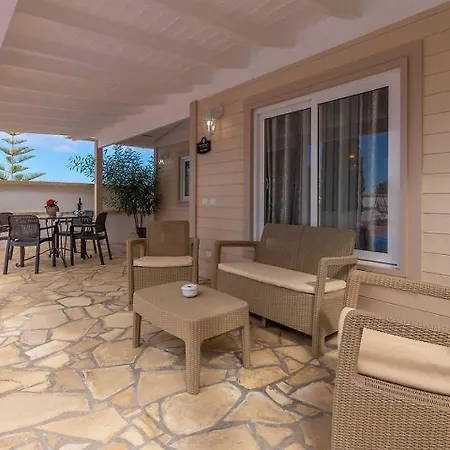 Villa Karla Con Piscina: Tranquilidad Y Naturaleza Costa Adeje (Tenerife)